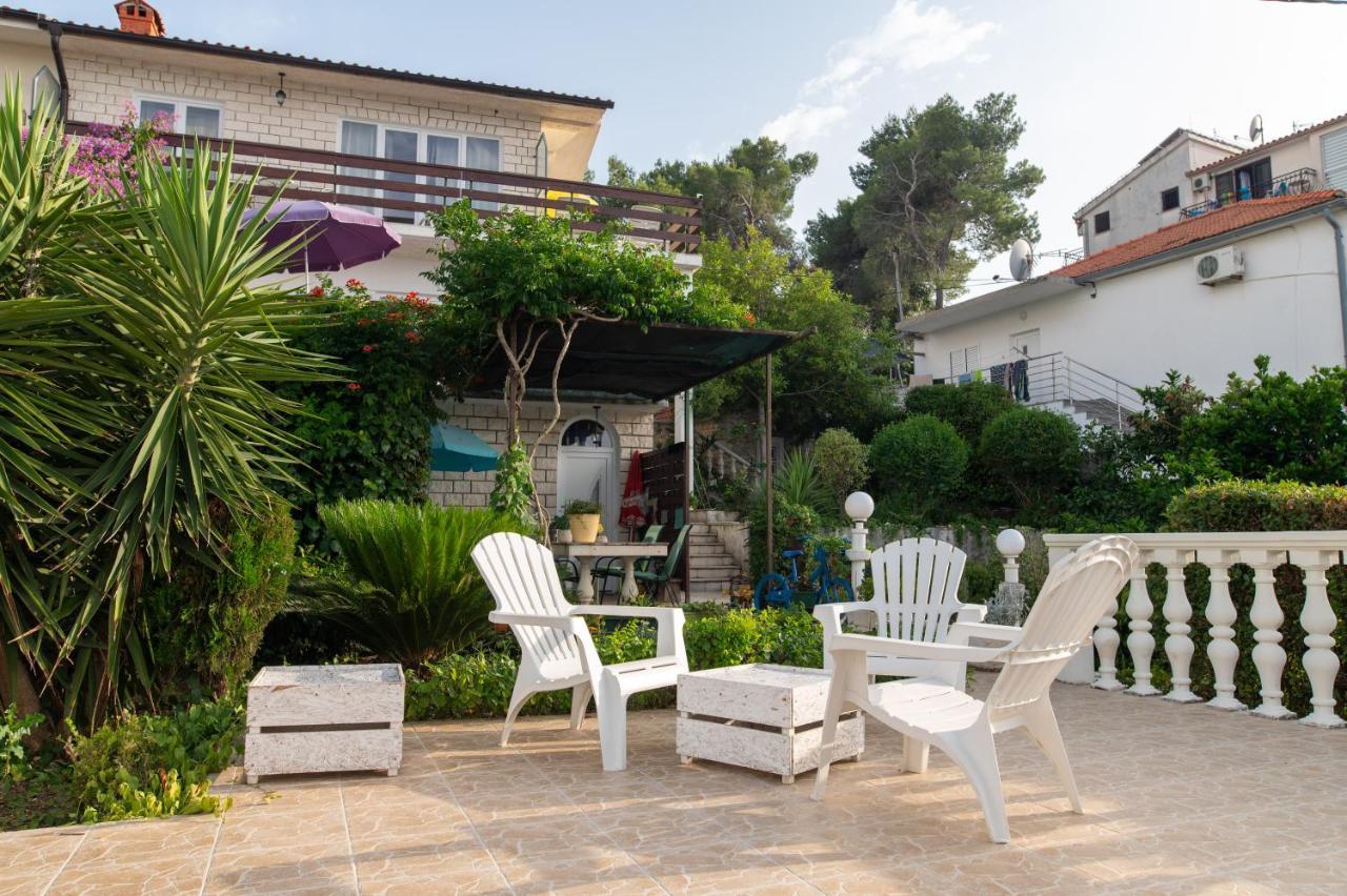 Villa Fjaba - By The Sea - With The Big Terraces & Great Sea View Трогир Экстерьер фото