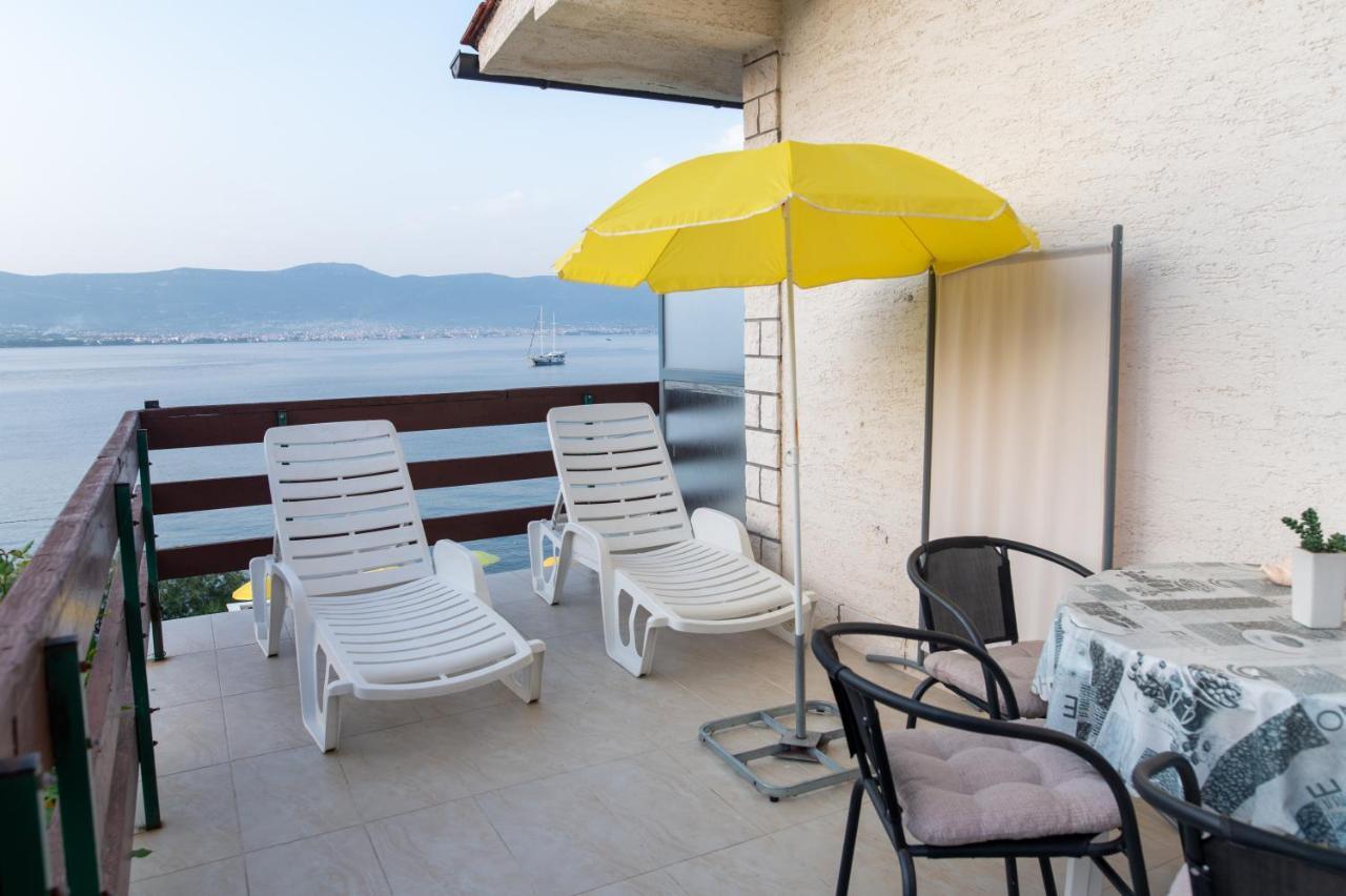 Villa Fjaba - By The Sea - With The Big Terraces & Great Sea View Трогир Экстерьер фото